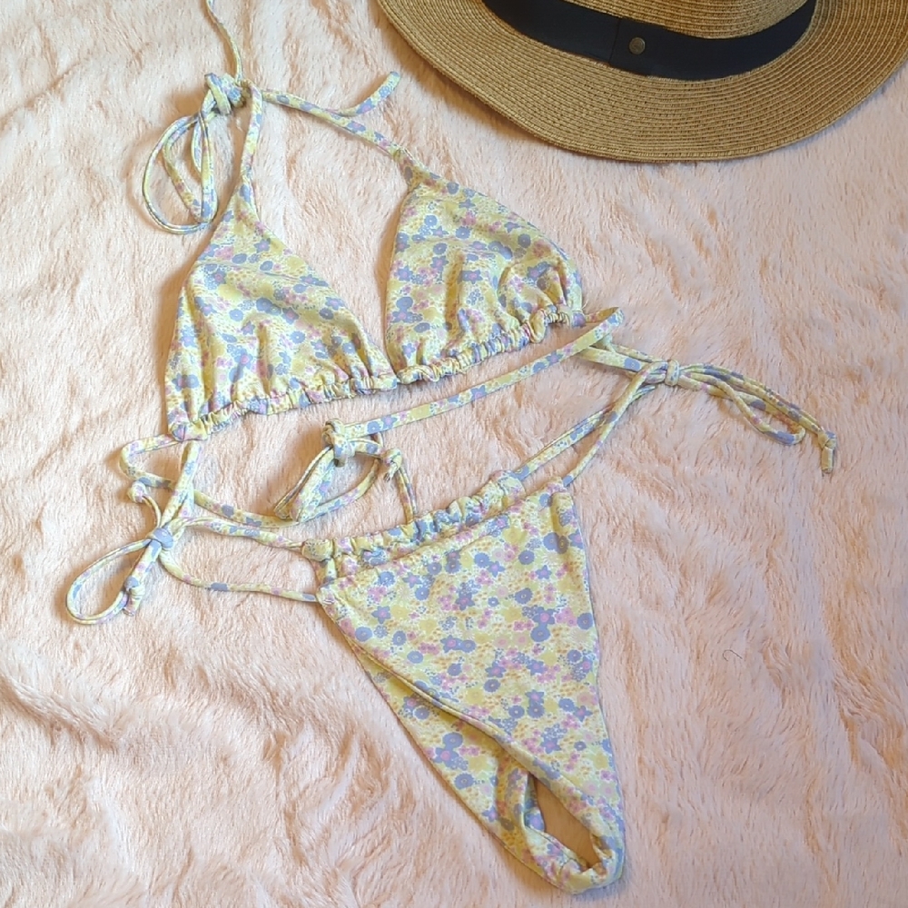 Urban Outfitters Sumo Bikini floral set